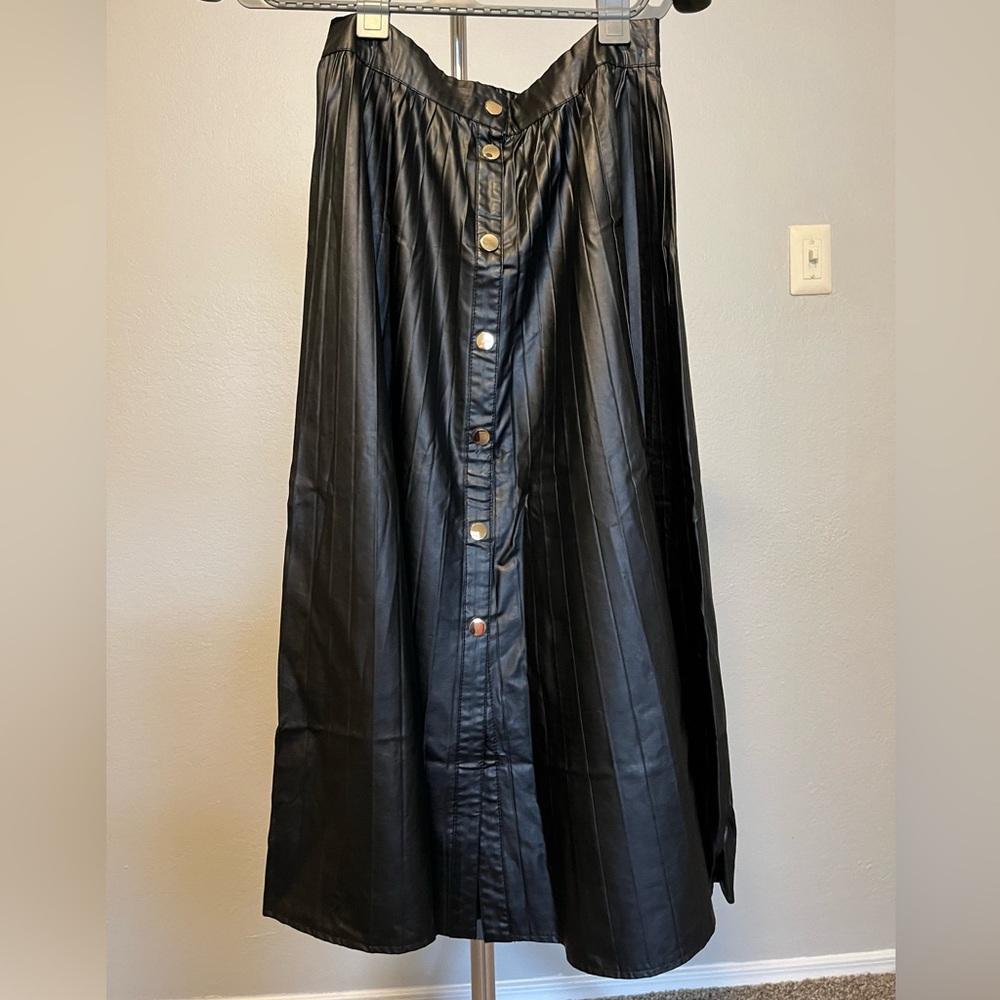 Zara skirt , size s
